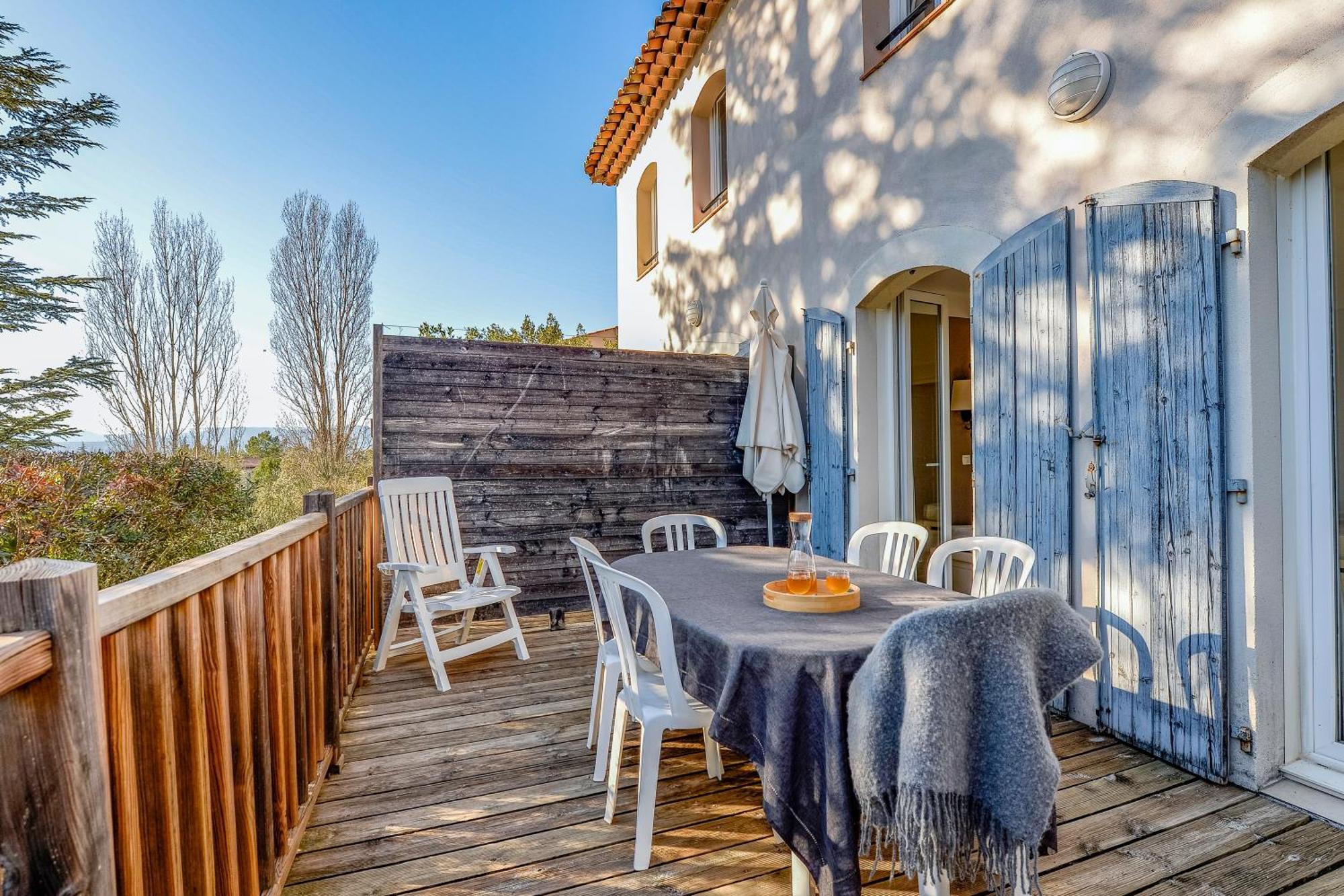 Village Pierre & Vacances Le Rouret Гропьер Экстерьер фото