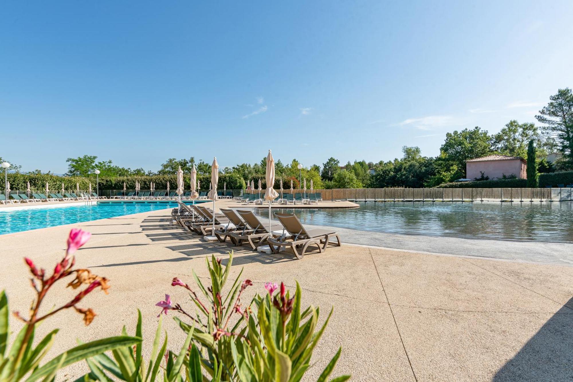 Village Pierre & Vacances Le Rouret Гропьер Экстерьер фото
