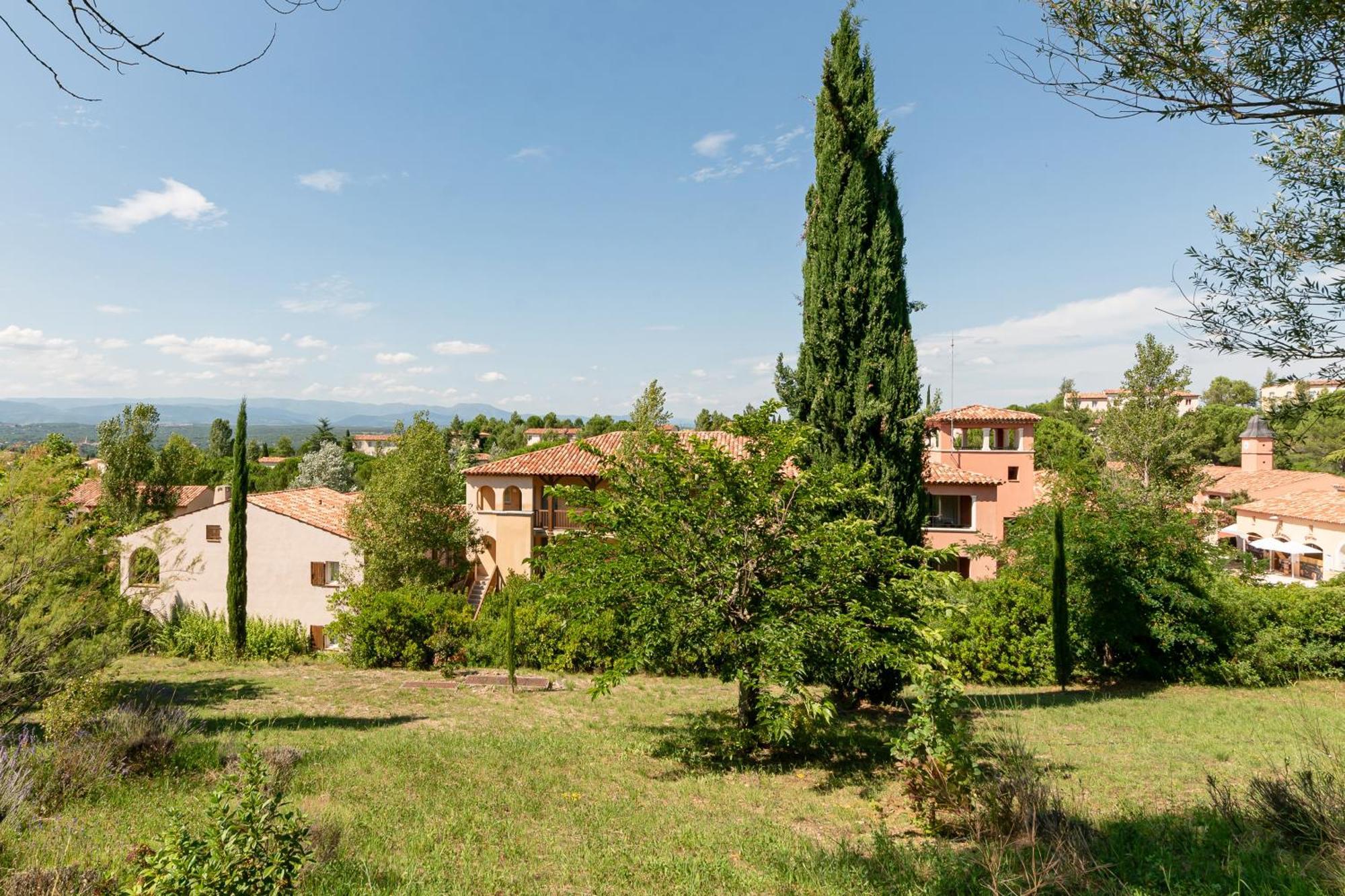 Village Pierre & Vacances Le Rouret Гропьер Экстерьер фото
