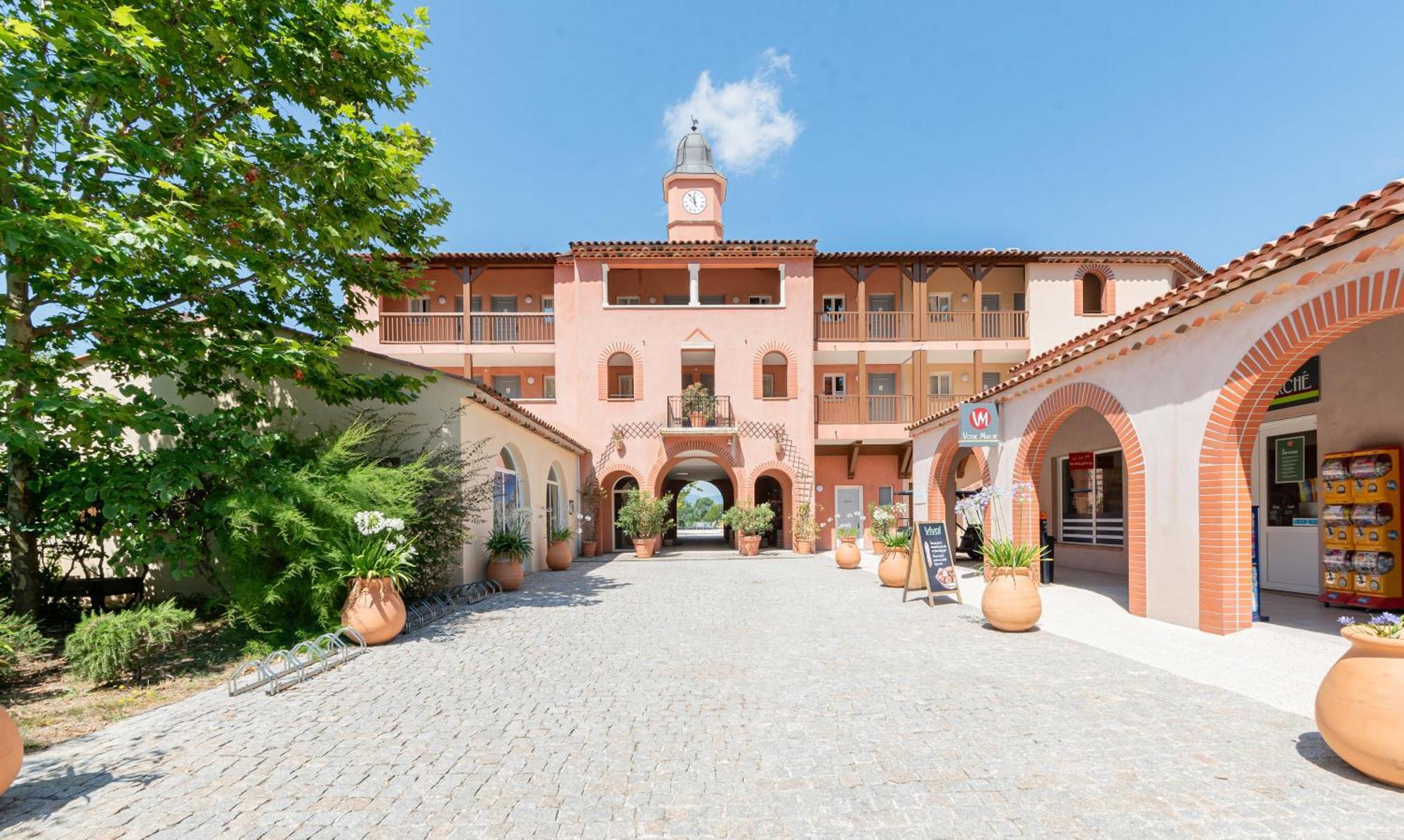 Village Pierre & Vacances Le Rouret Гропьер Экстерьер фото