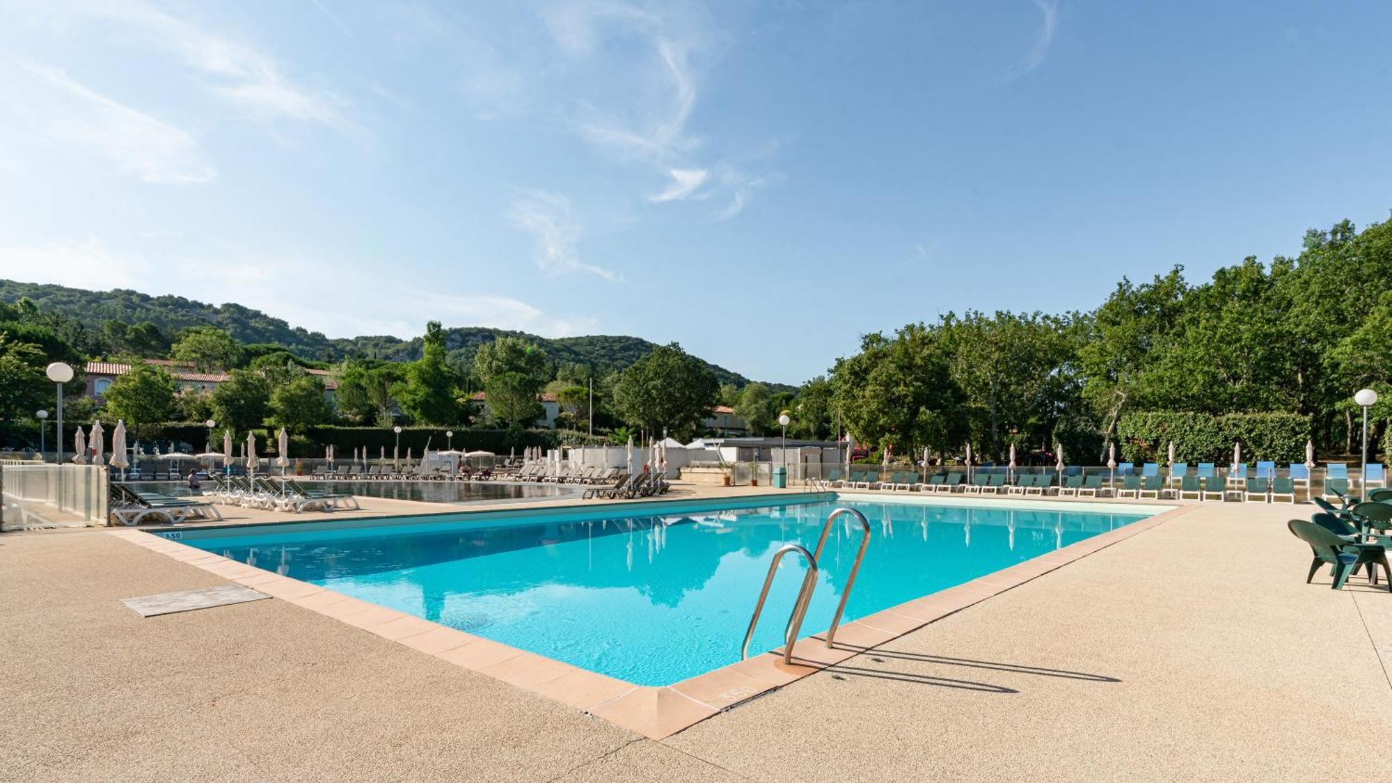 Village Pierre & Vacances Le Rouret Гропьер Экстерьер фото